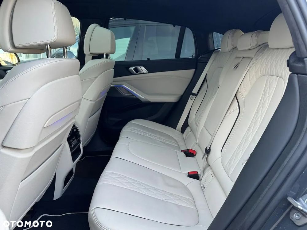 BMW X6 xDrive30d - 11