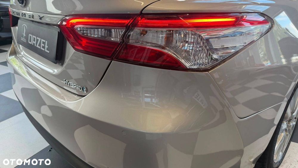 Toyota Camry - 7