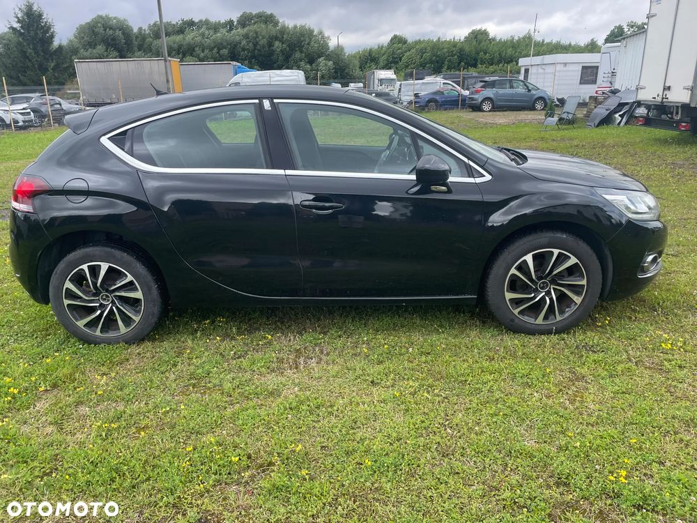 DS Automobiles DS 4 - 12