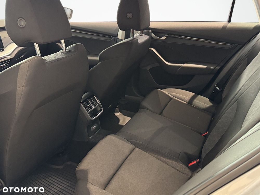 Skoda Octavia 1.5 TSI mHEV Essence DSG - 14