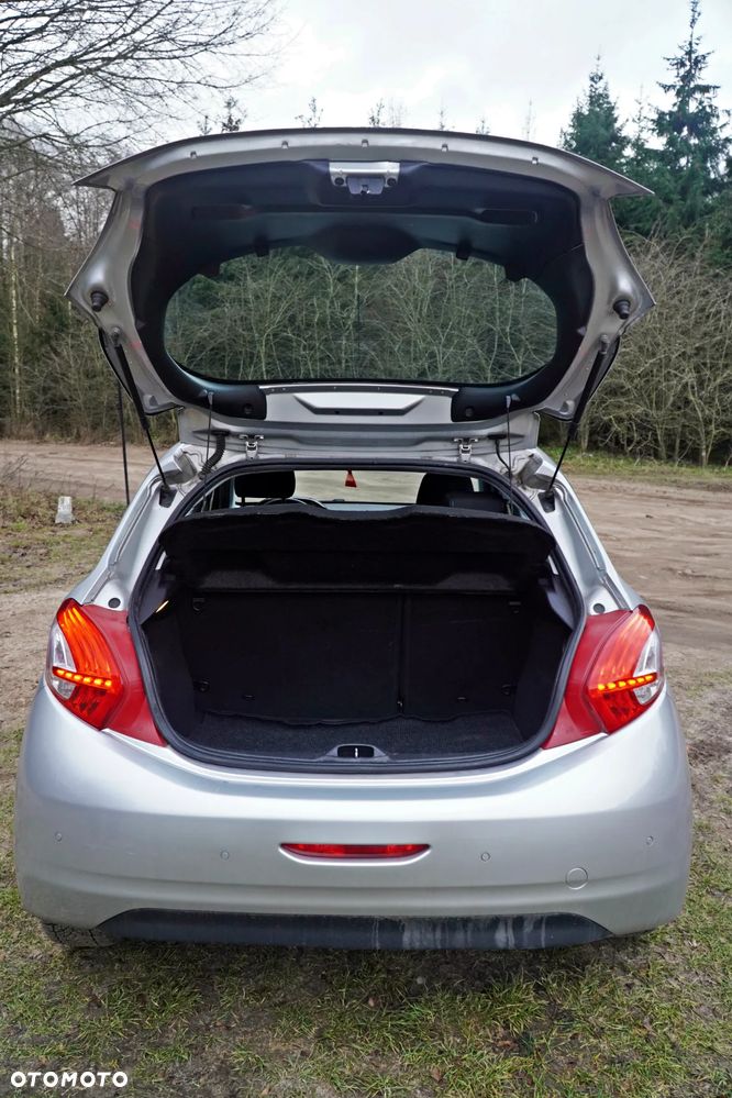 Peugeot 208 120 VTI Allure - 10