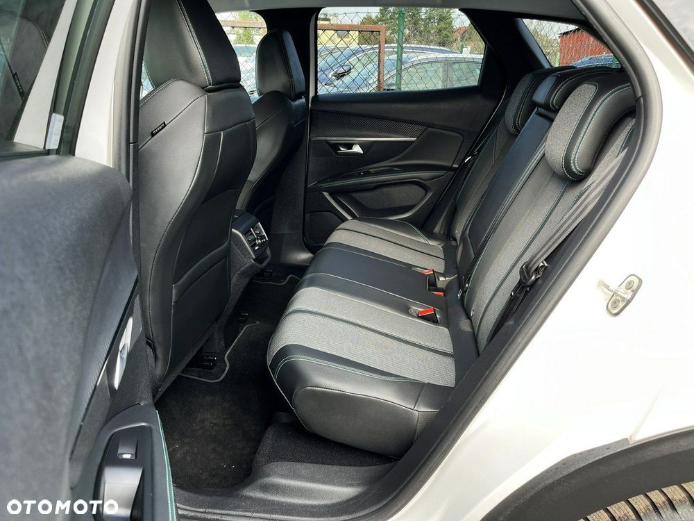 Peugeot 3008 1.2 PureTech Allure Pack S&S EAT8 - 34