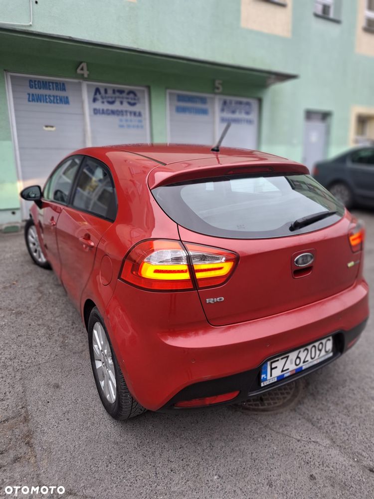 Kia Rio - 6