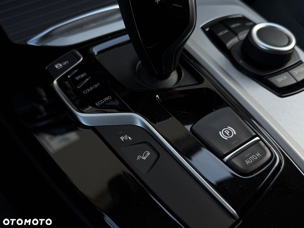 BMW X3 xDrive20i Advantage - 22