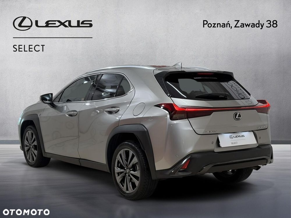 Lexus UX 300h F Sport Design - 10