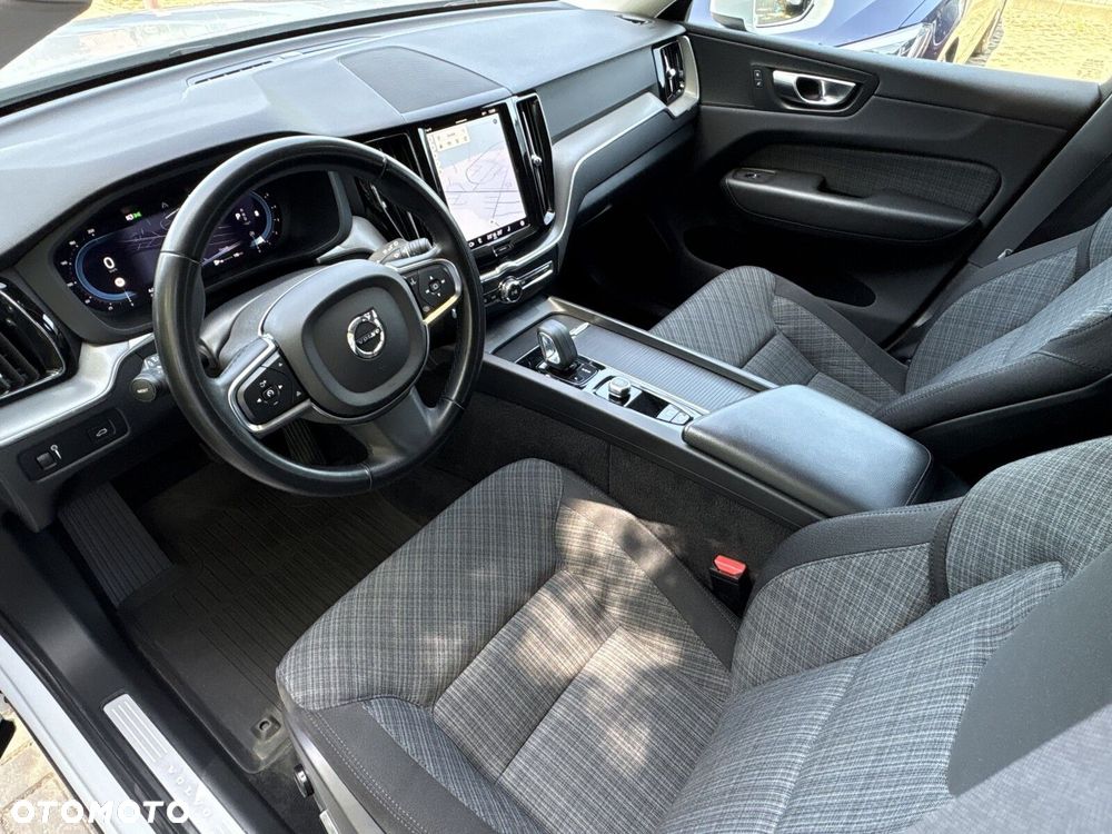 Volvo XC 60 B4 B Momentum Pro - 10