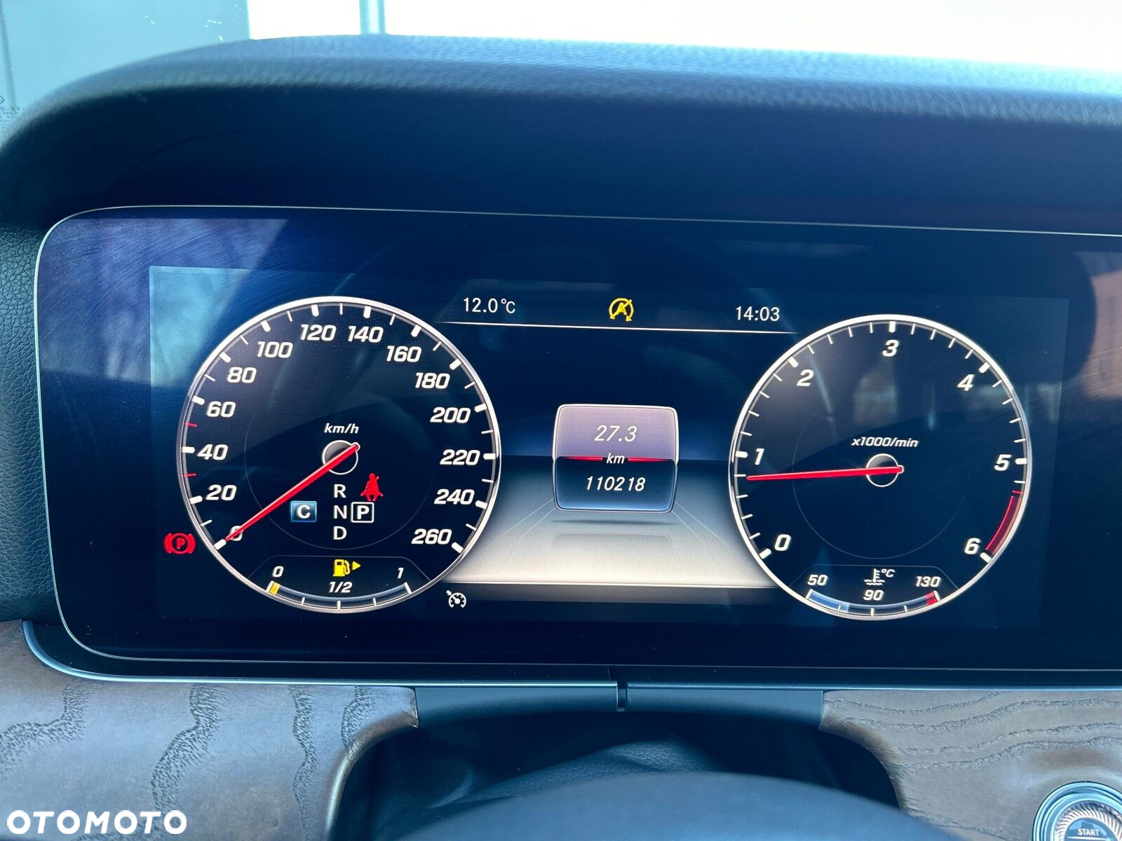 Mercedes-Benz Klasa E 220 d 4-Matic 9G-TRONIC - 27
