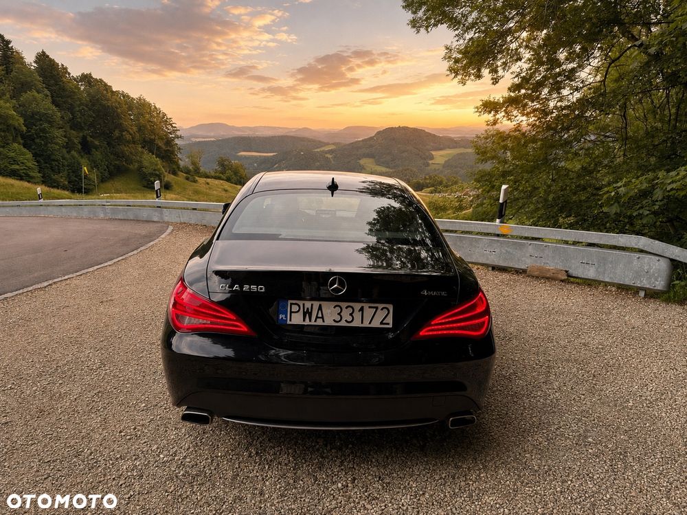 Mercedes-Benz CLA 250 4Matic 7G-DCT Urban - 11