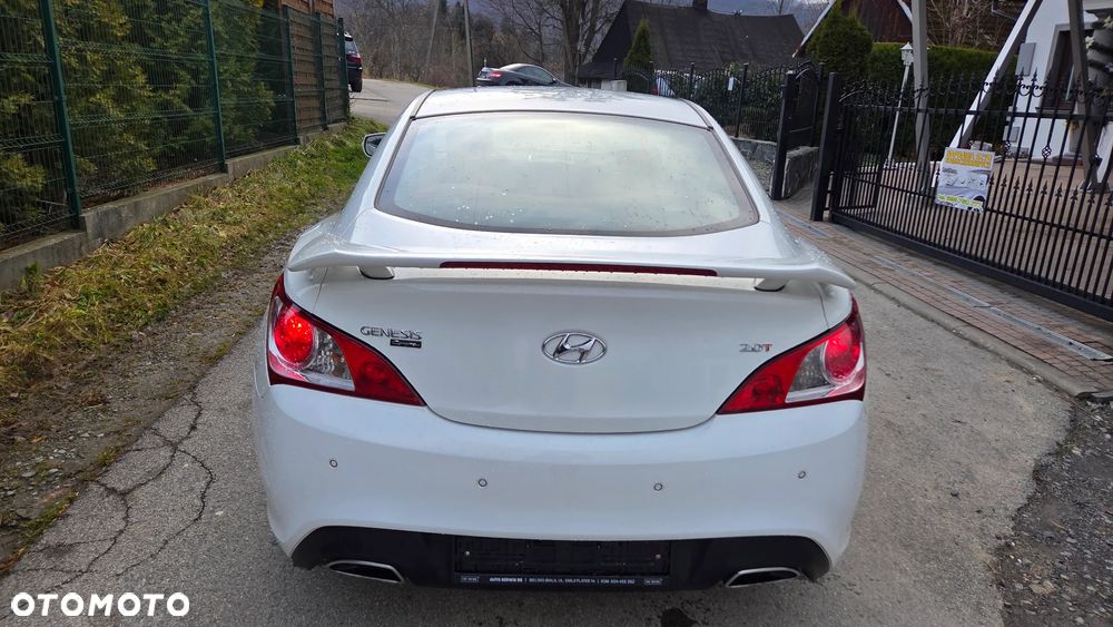 Hyundai Genesis Coupe - 34