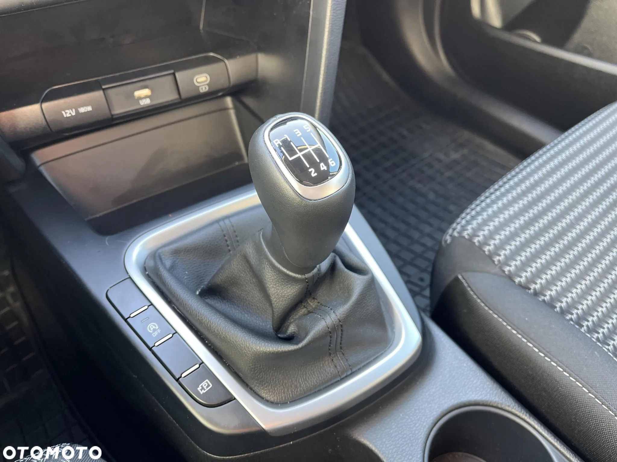 Kia XCeed 1.5 T-GDI M - 15
