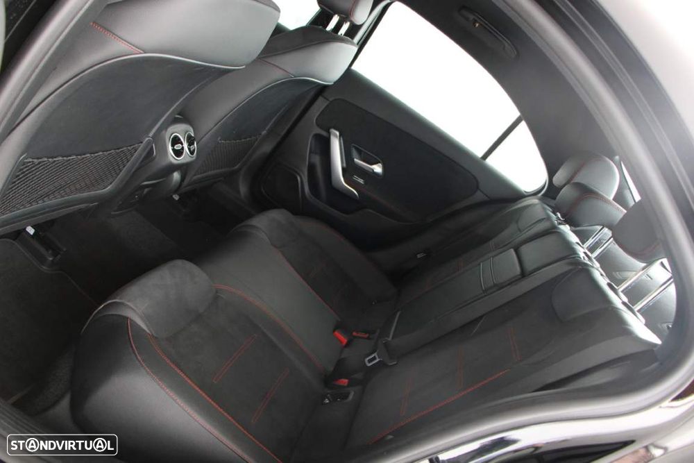 Mercedes-Benz A 250 e AMG Line - 11