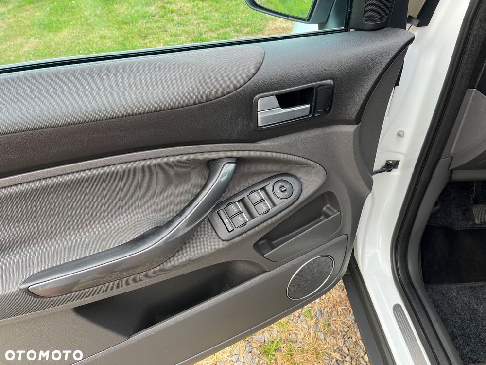 Ford Kuga 2.0 TDCi 4x4 Titanium - 15