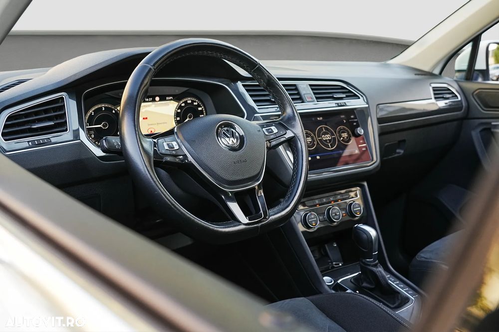 Volkswagen Tiguan 2.0 TDI SCR DSG R-Line - 23