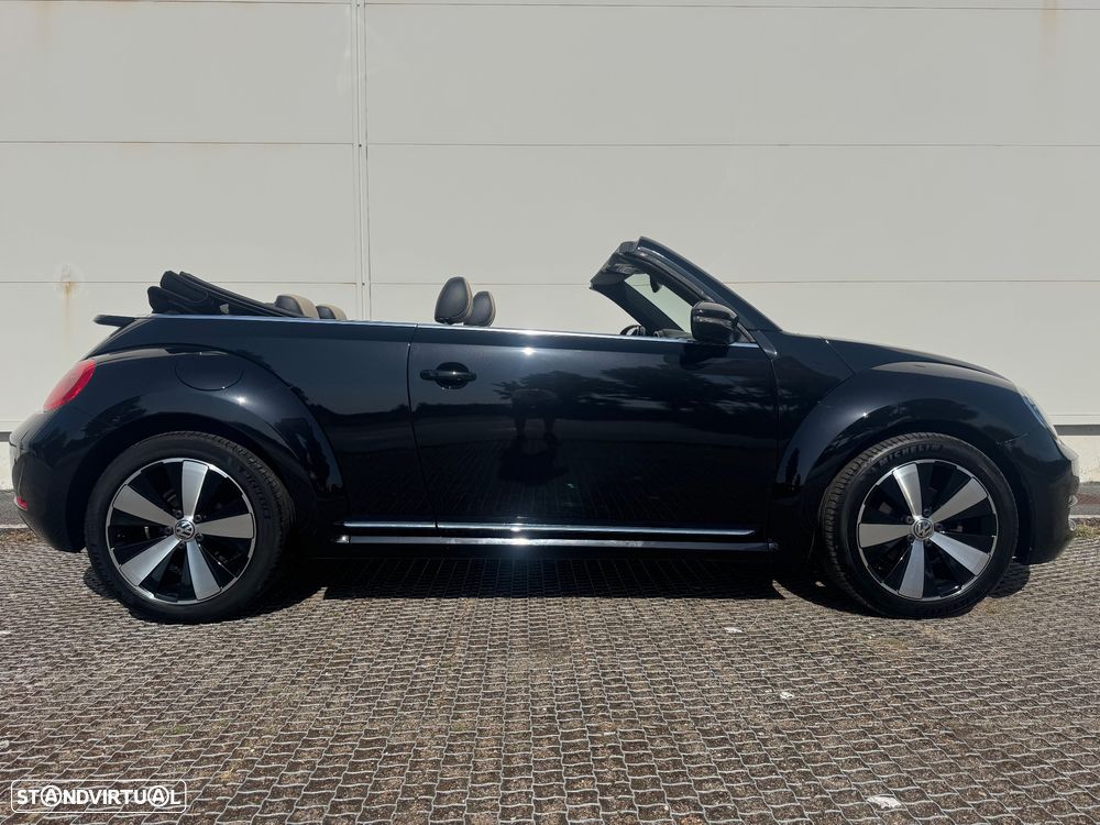 VW New Beetle Cabriolet The 1.6 TDI DSG Exclusive Design - 2