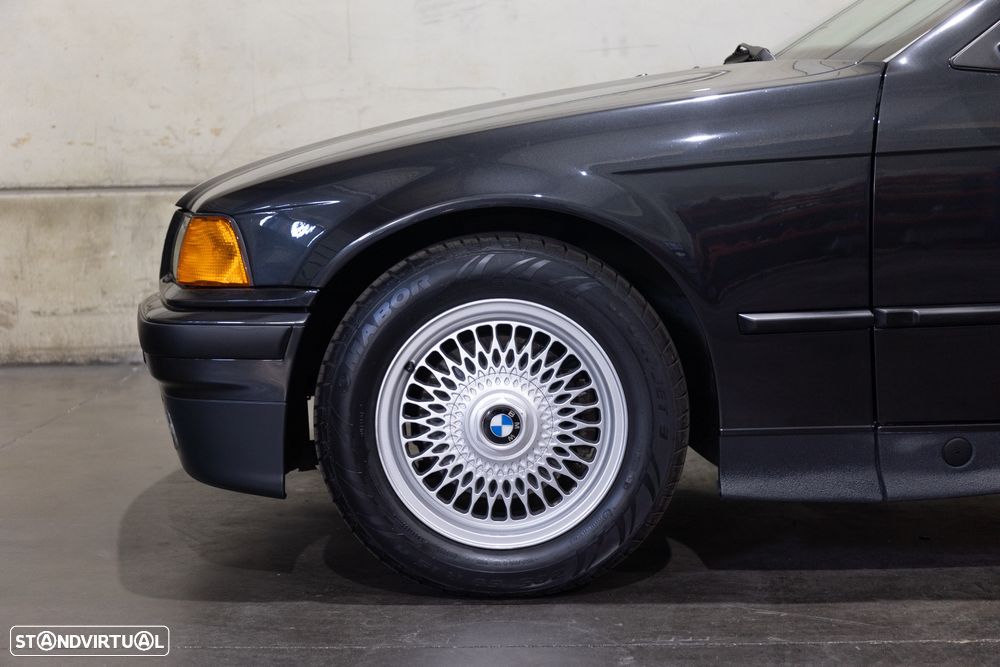 BMW 325 i - 14