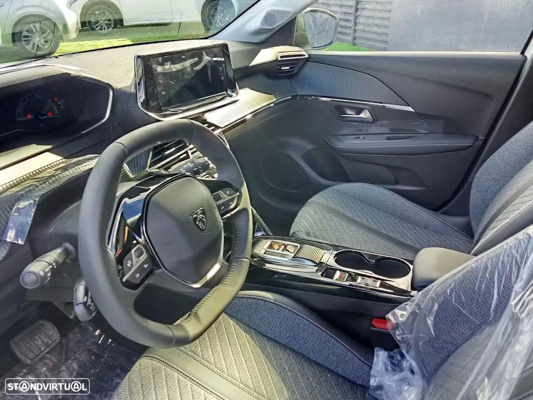 Peugeot e-208 50 kWh GT Line - 11