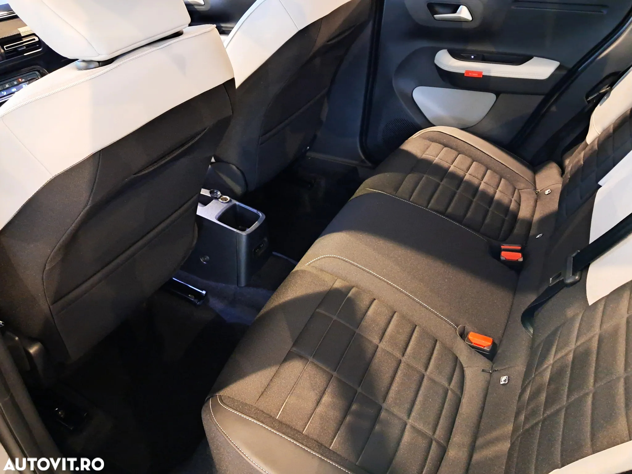 Citroën C3 1.2 PureTech 100 S&S BVM6 MAX - 32