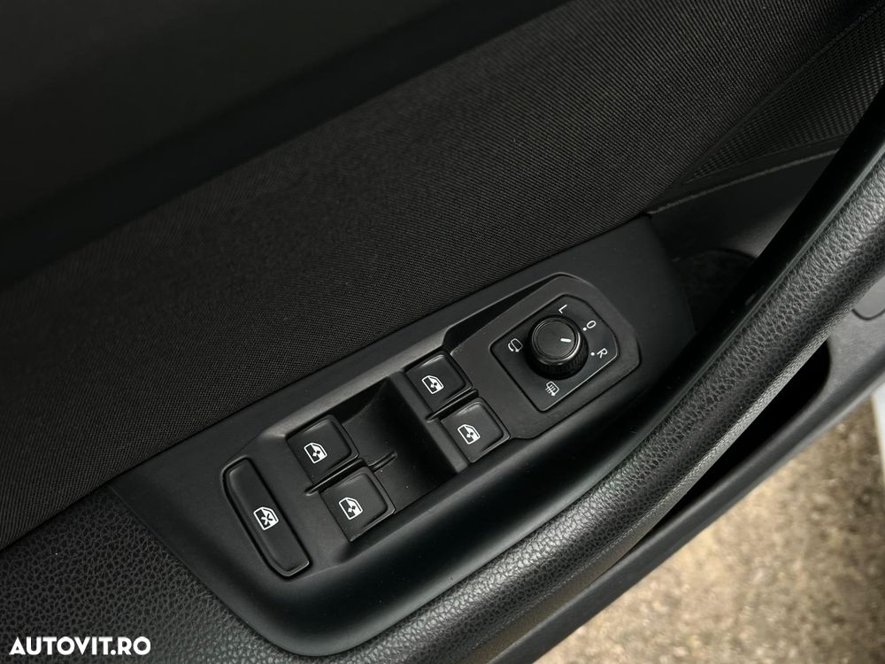 Volkswagen Passat 2.0 TDI DSG Comfortline - 26