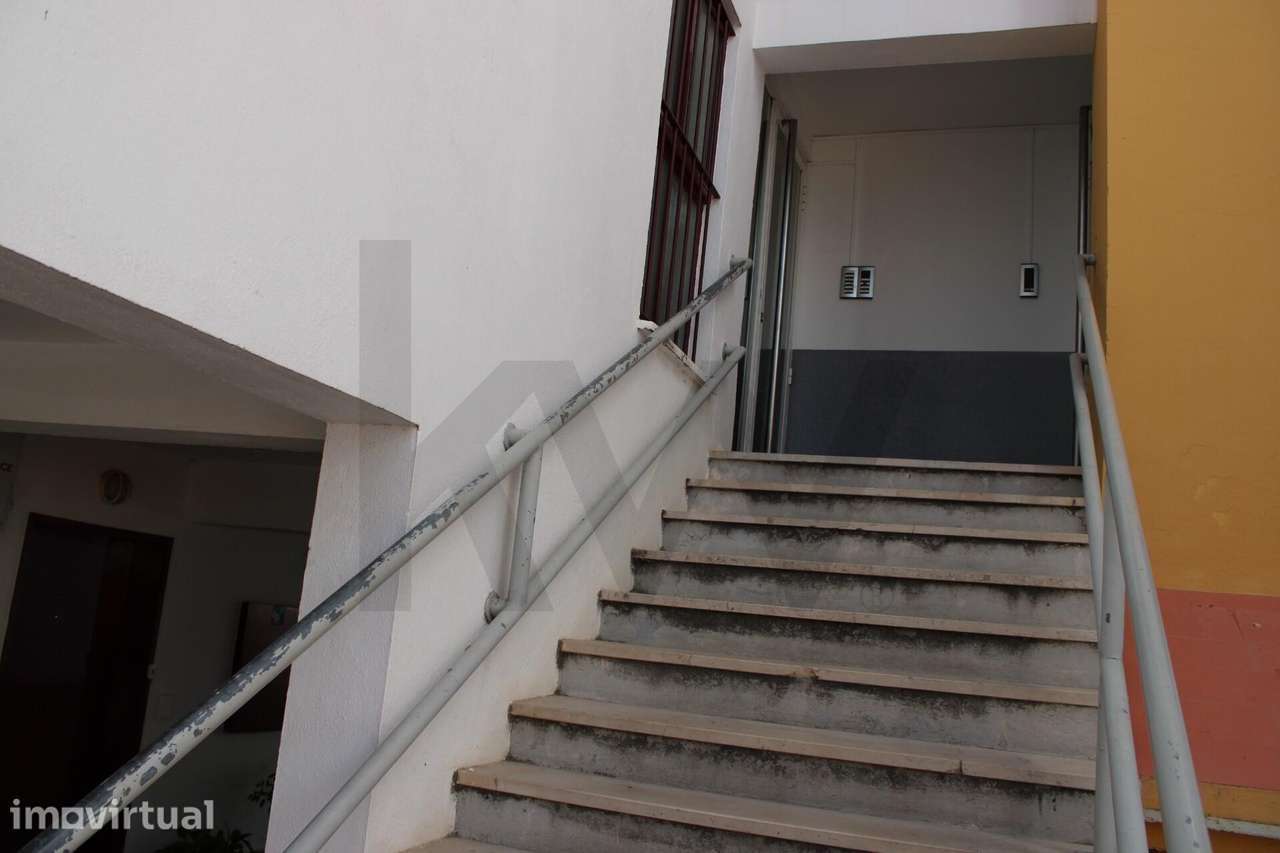 VENDE-SE APARTAMENTO T3 TOTALMENTE REMODELADO EM ÉVORA - Grande imagem: 4/20
