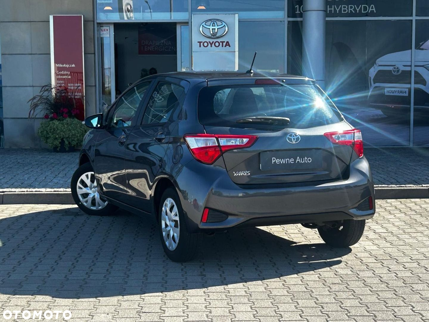 Toyota Yaris - 4
