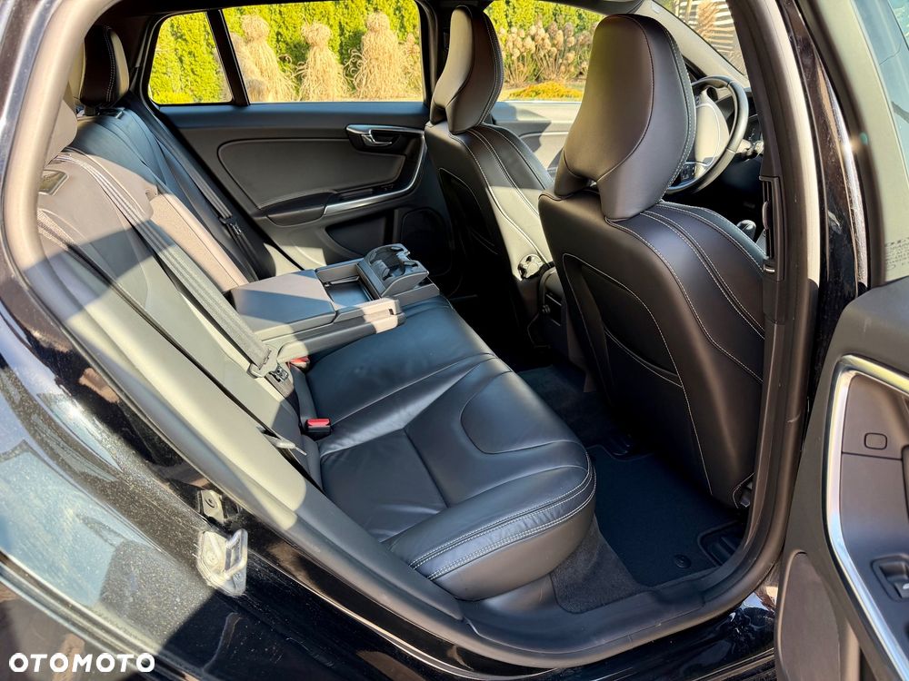 Volvo V60 D4 Business Edition - 25
