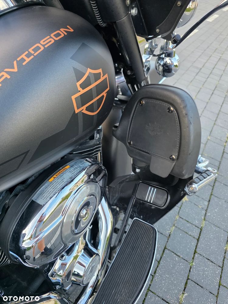 Harley-Davidson FLHTCU Ultra - 36
