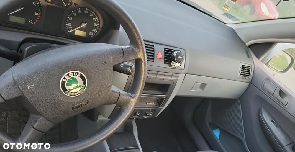 Skoda Fabia - 8
