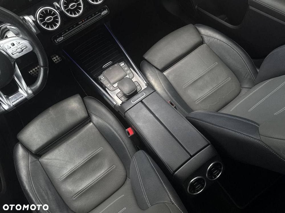 Mercedes-Benz GLB - 16