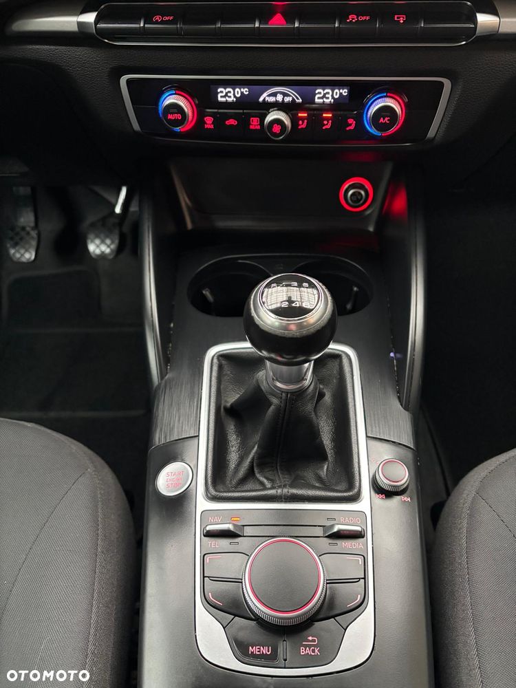 Audi A3 Sportback 1.6 TDI (clean diesel) S line Sportpaket - 26