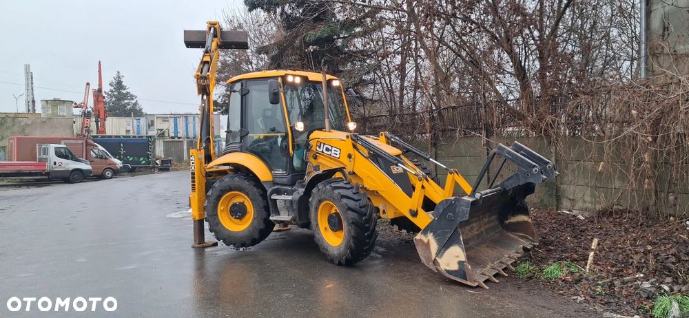 JCB JCB 4CX PLUS 2022r 790 mth 315 000 netto FV - 5