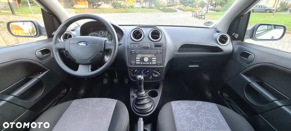 Ford Fiesta 1.4 Style - 23