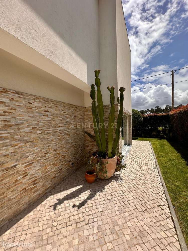 Luxuosa Moradia T4 em Aroeira, Almada - Grande imagem: 4/37