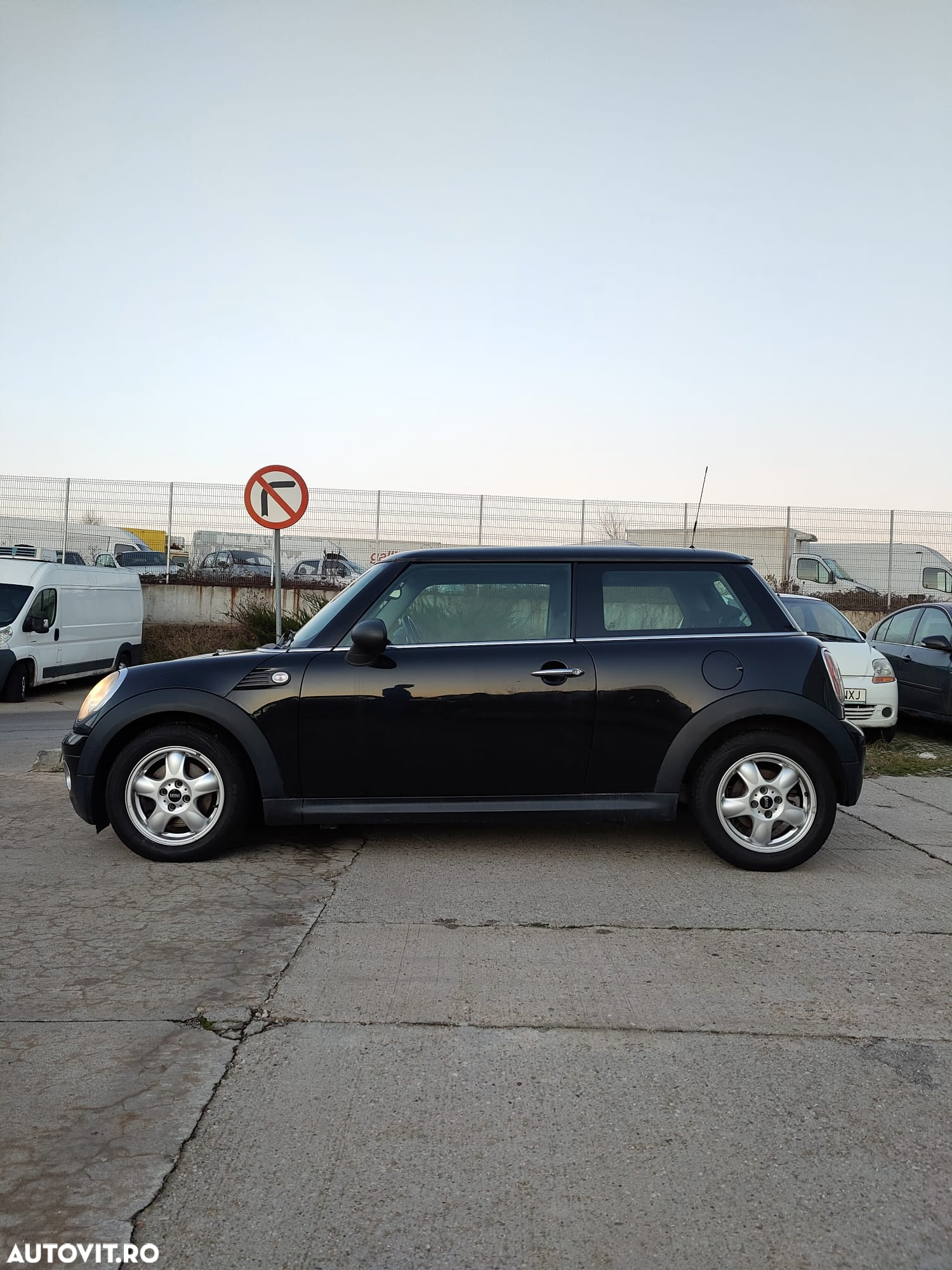 Mini Cooper One - 2