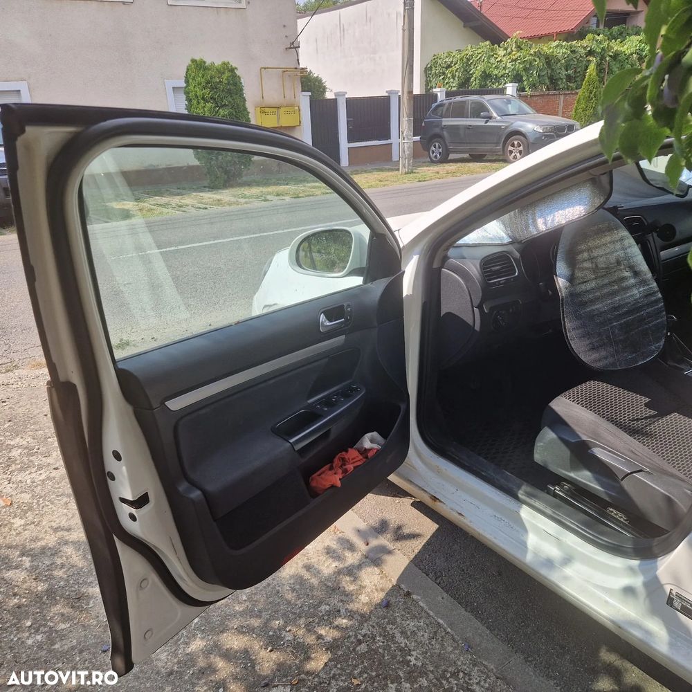 Volkswagen Golf - 8
