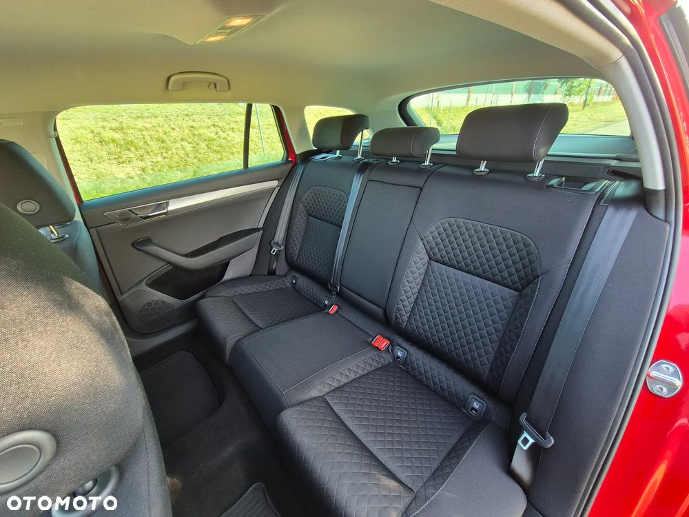 Skoda Superb Combi 2.0 TDI DSG Ambition - 21