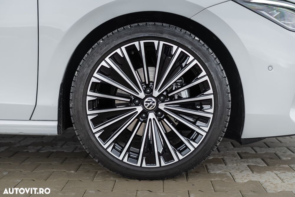 Volkswagen Passat 2.0 TDI SCR DSG Elegance - 9