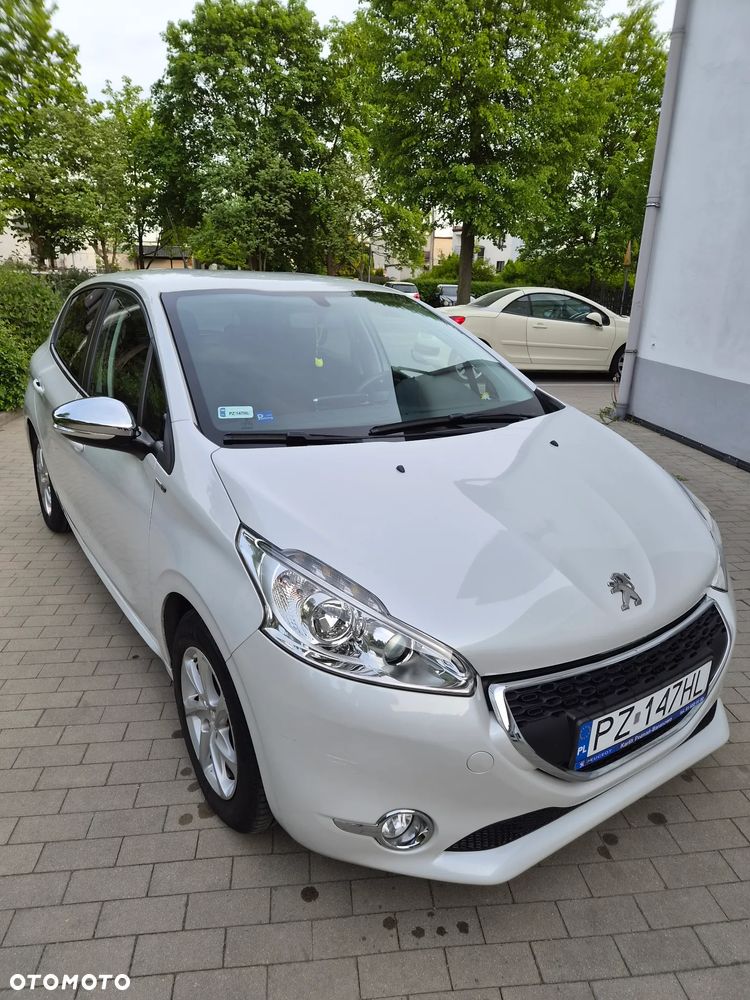 Peugeot 208 1.2 VTi Style - 1