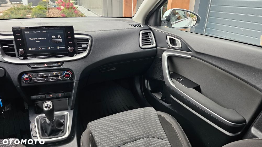 Kia Ceed 1.5 T-GDI M - 13