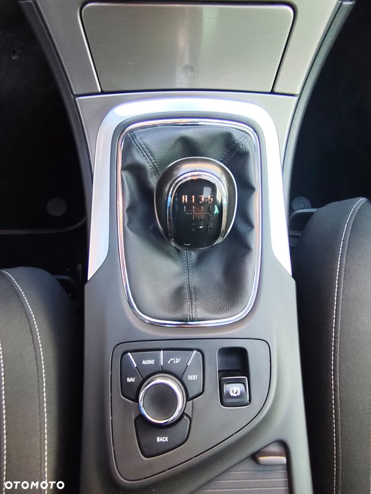 Opel Insignia 1.6 Turbo Cosmo - 28