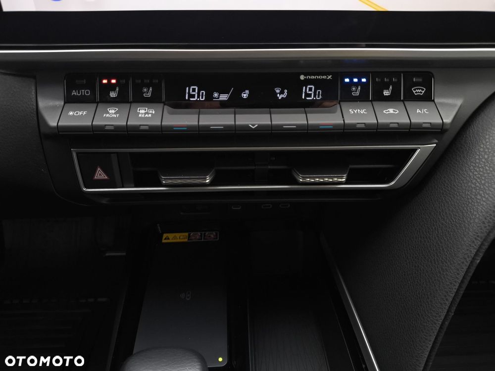Toyota Camry - 20