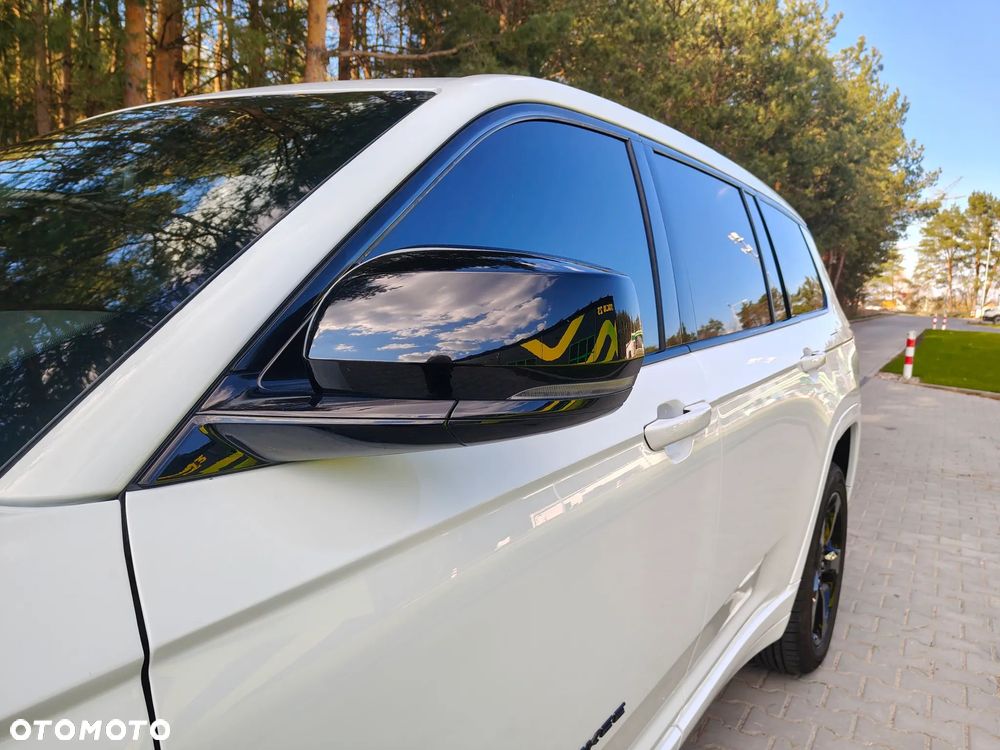 Jeep Grand Cherokee - 27