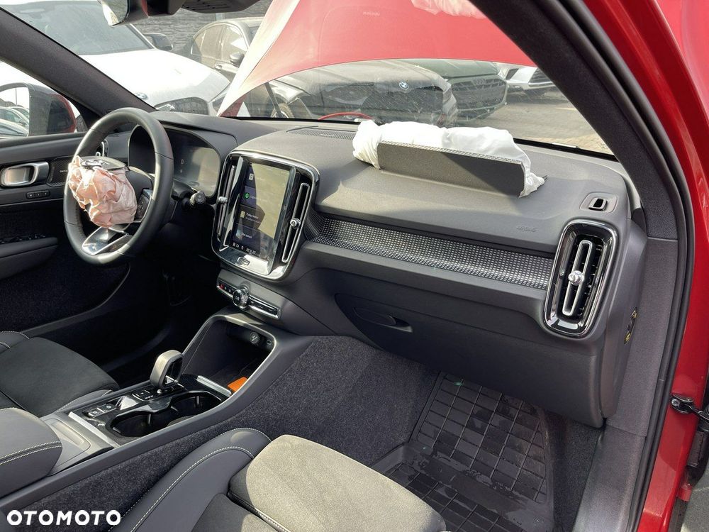 Volvo XC 40 B4 B AWD Geartronic RDesign - 11