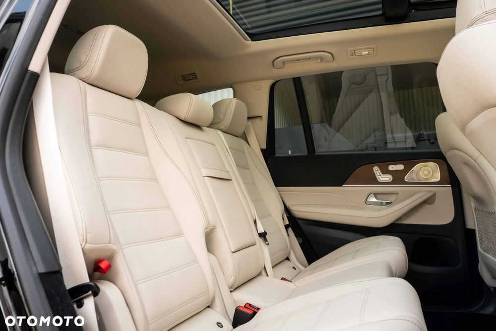 Mercedes-Benz GLS - 31