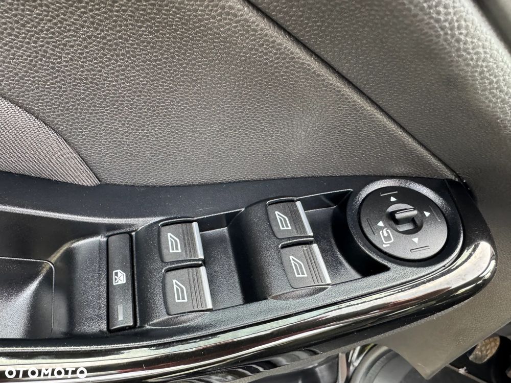 Ford Fiesta 1.0 EcoBoost Start-Stop Titanium - 22