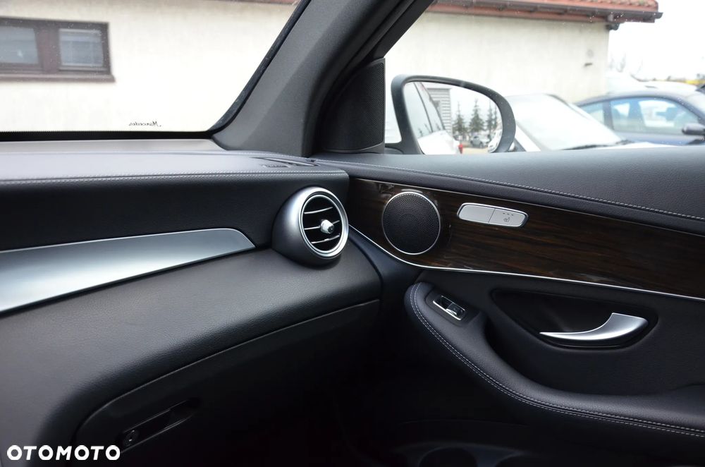 Mercedes-Benz GLC 300 de 4Matic 9G-TRONIC Exclusive - 23