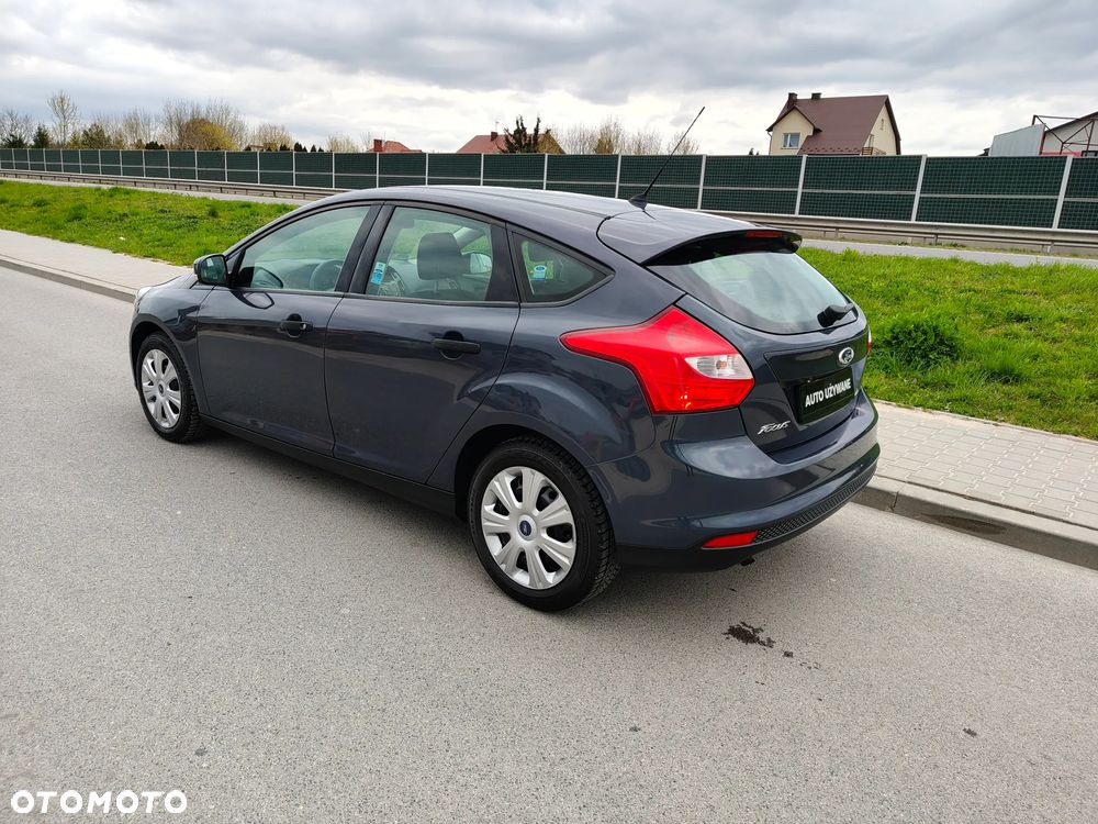 Ford Focus 1.6 Ambiente - 10