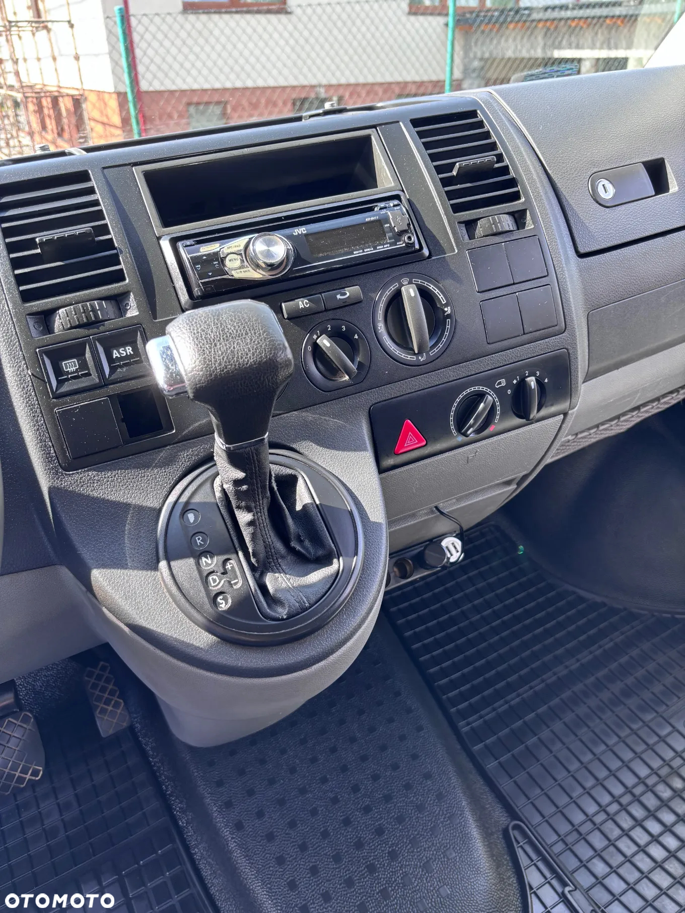 Volkswagen Transporter - 12