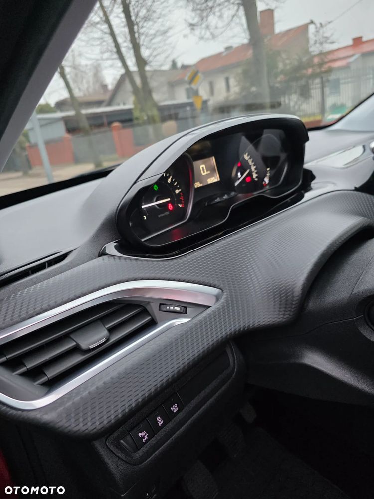 Peugeot 2008 PureTech 110 Style - 16