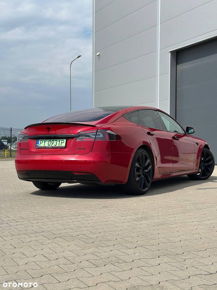 Tesla Model S - 11