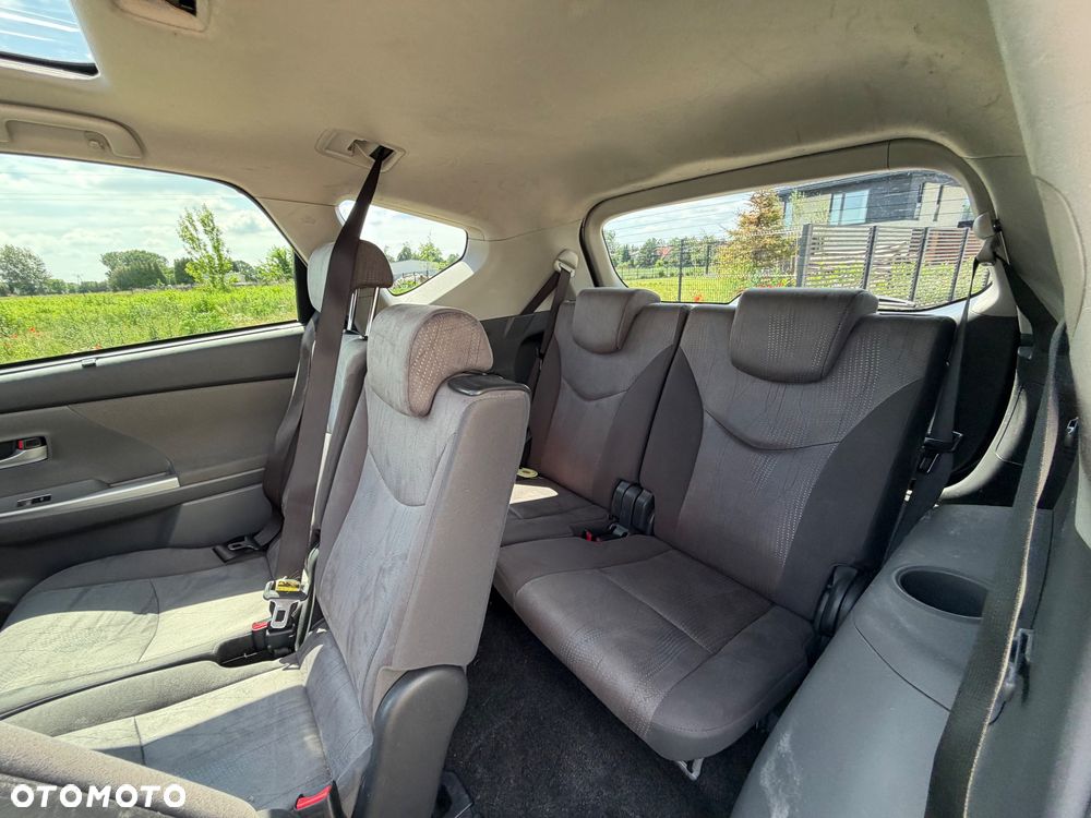 Toyota Prius+ - 13